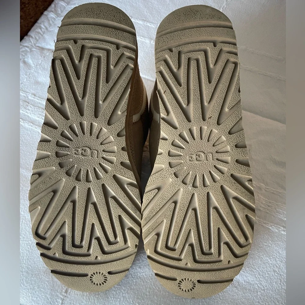 Women’s UGG Lowmel Sneaker Boot 8 - Picture 3 of 3